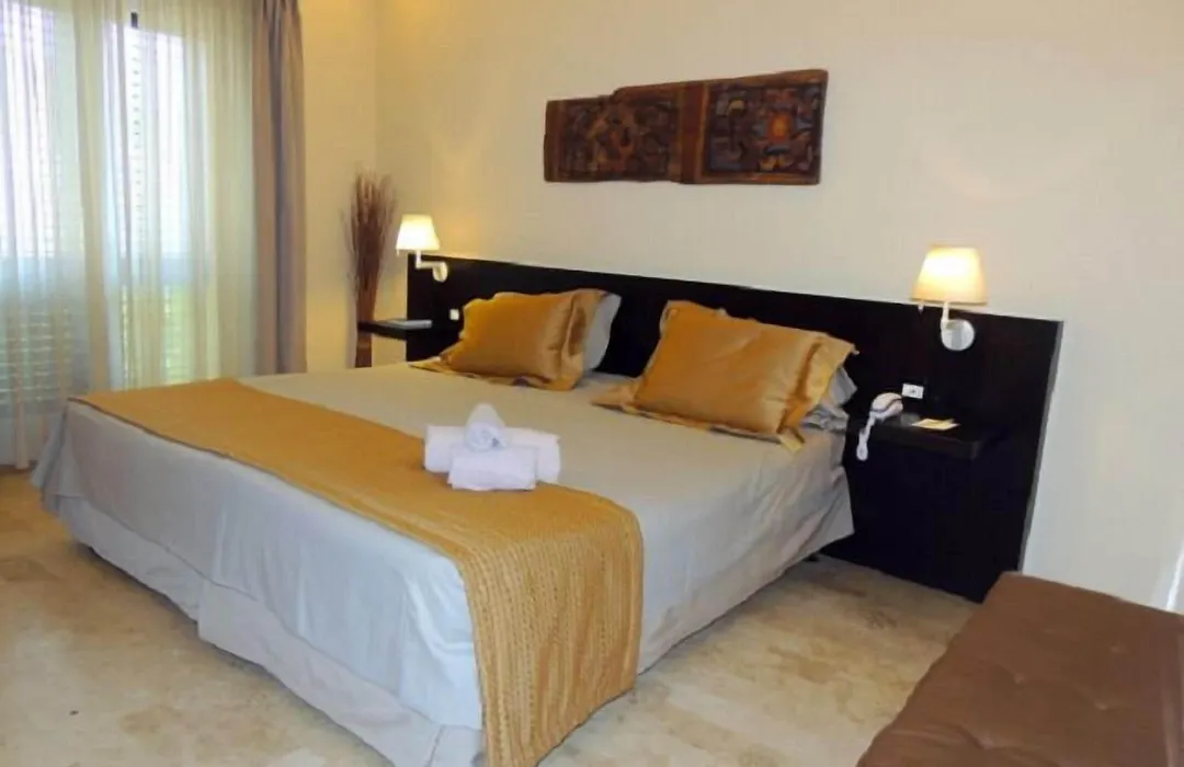 Ucciardhome Hotel-1
